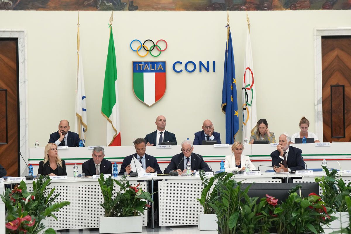 coni-cnx94117-1200px-1600-1000-80.jpg